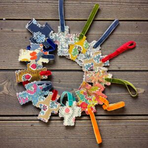 Croix en coton tissu coloré