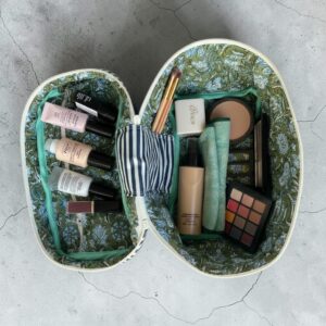 Vanity rayures bleues et intérieur vert